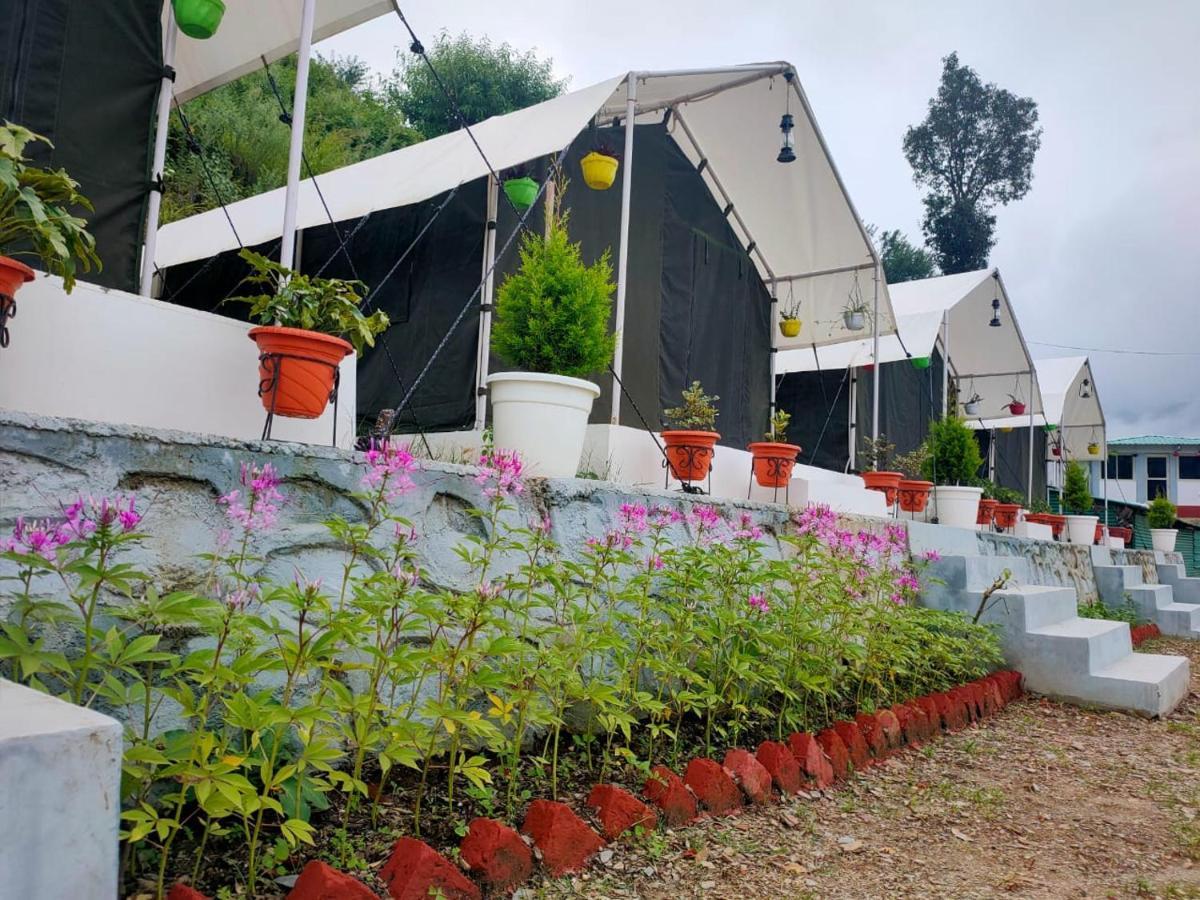 Hotel Huts And Hats Resorts 5*
