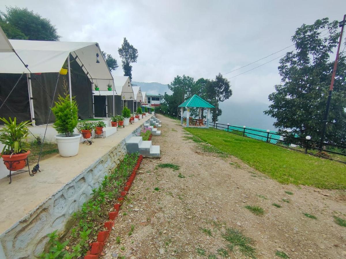 Huts And Hats Resorts 5*