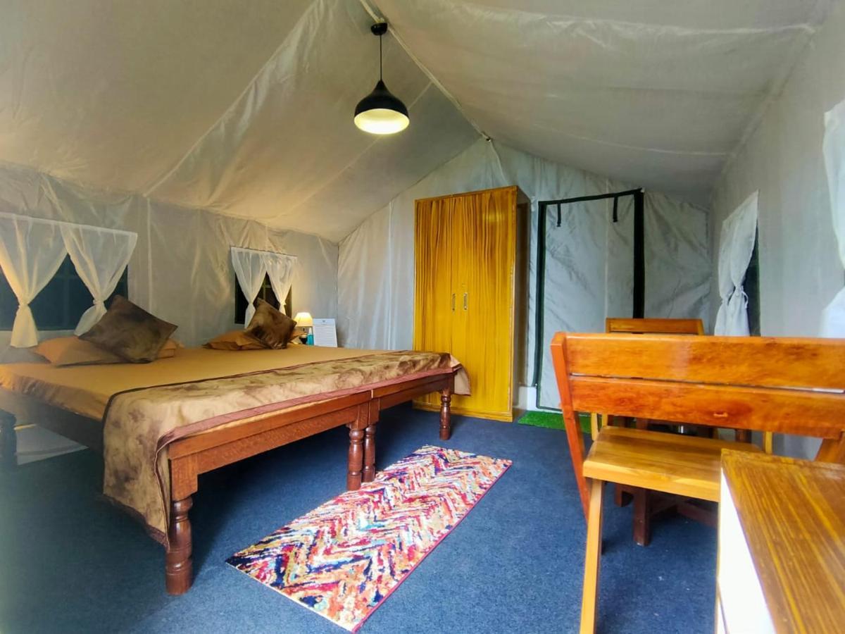 Hotel Huts And Hats Resorts