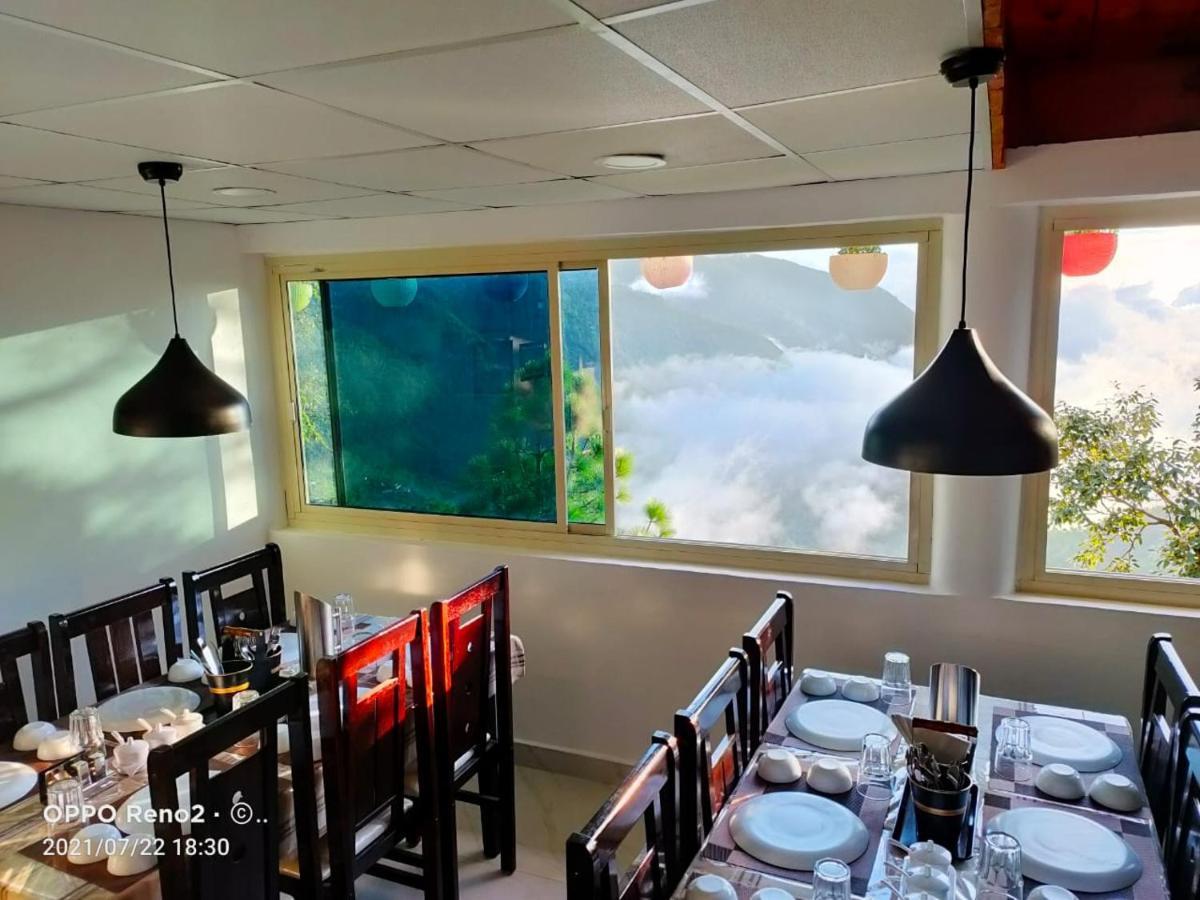 Hotel Huts And Hats Resorts
