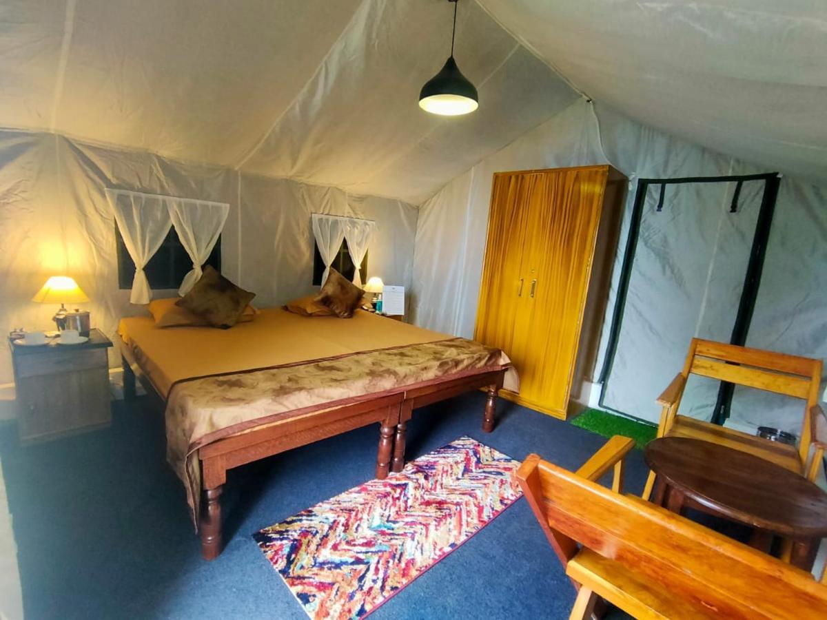 Hotel Huts And Hats Resorts