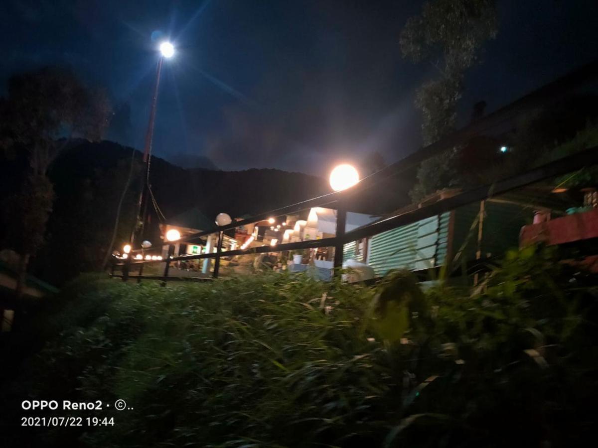 Hotel Huts And Hats Resorts 5*